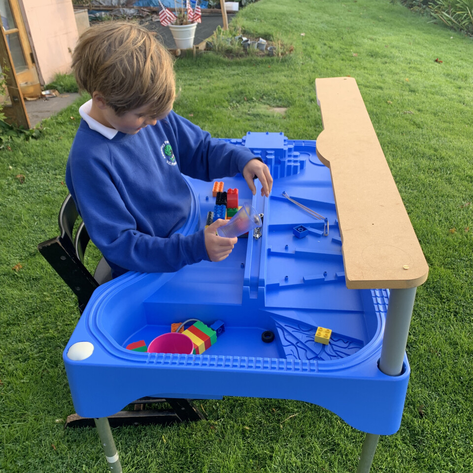 Gravity Sand and Water Table 