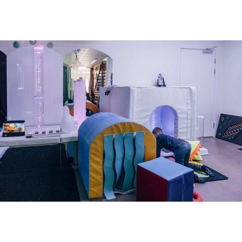 Soft & Safe Mirrored Sensory Den – Foldable Sensory Hideaway with Safe Acrylic Mirrors