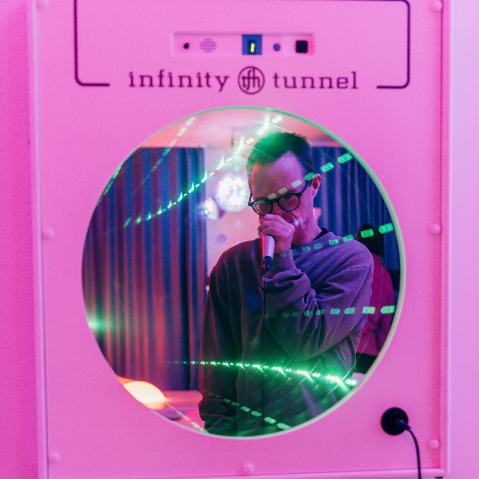 Interactive Infinity Tunnel Panel