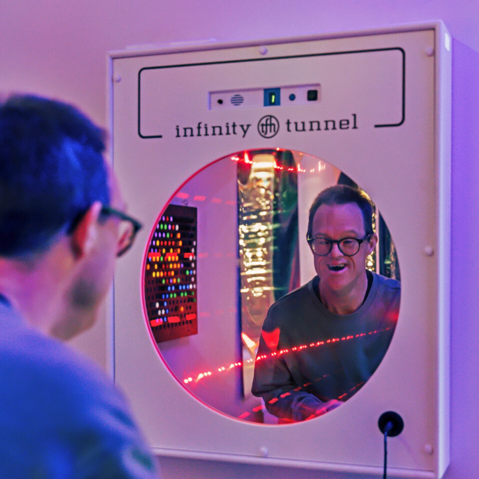 Interactive Infinity Tunnel Panel
