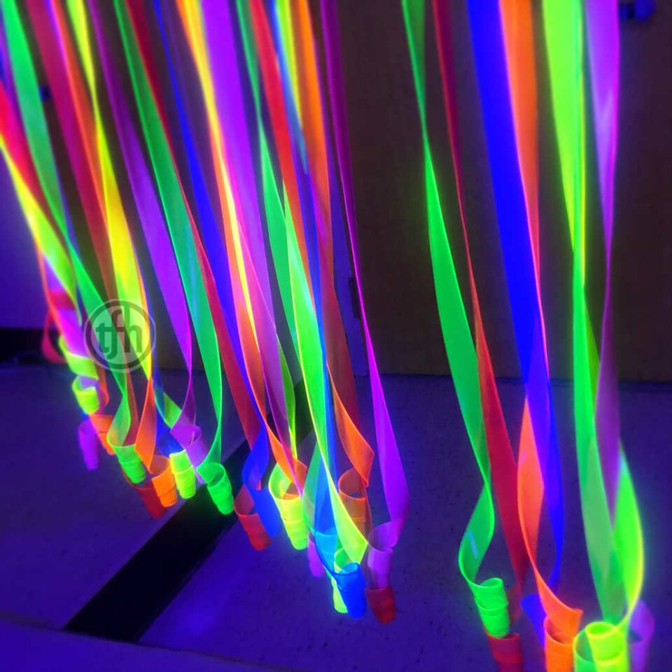 UV Waterfall - Wall-mounted Divider With Fluorescent Strips