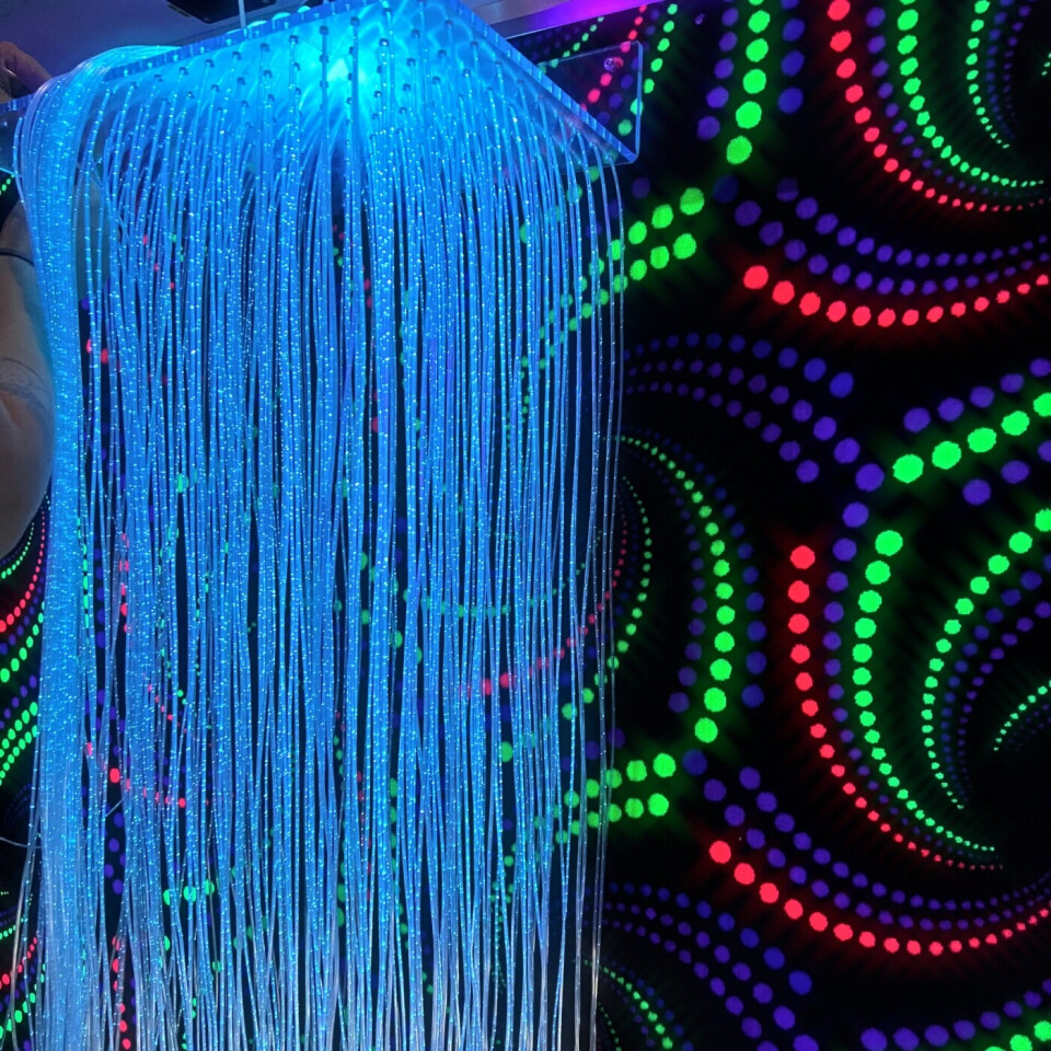 Transparent Fibre Optic Shelf