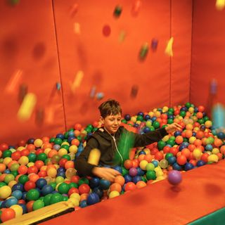 1,000 Ball Pool Balls Mixed Colours
