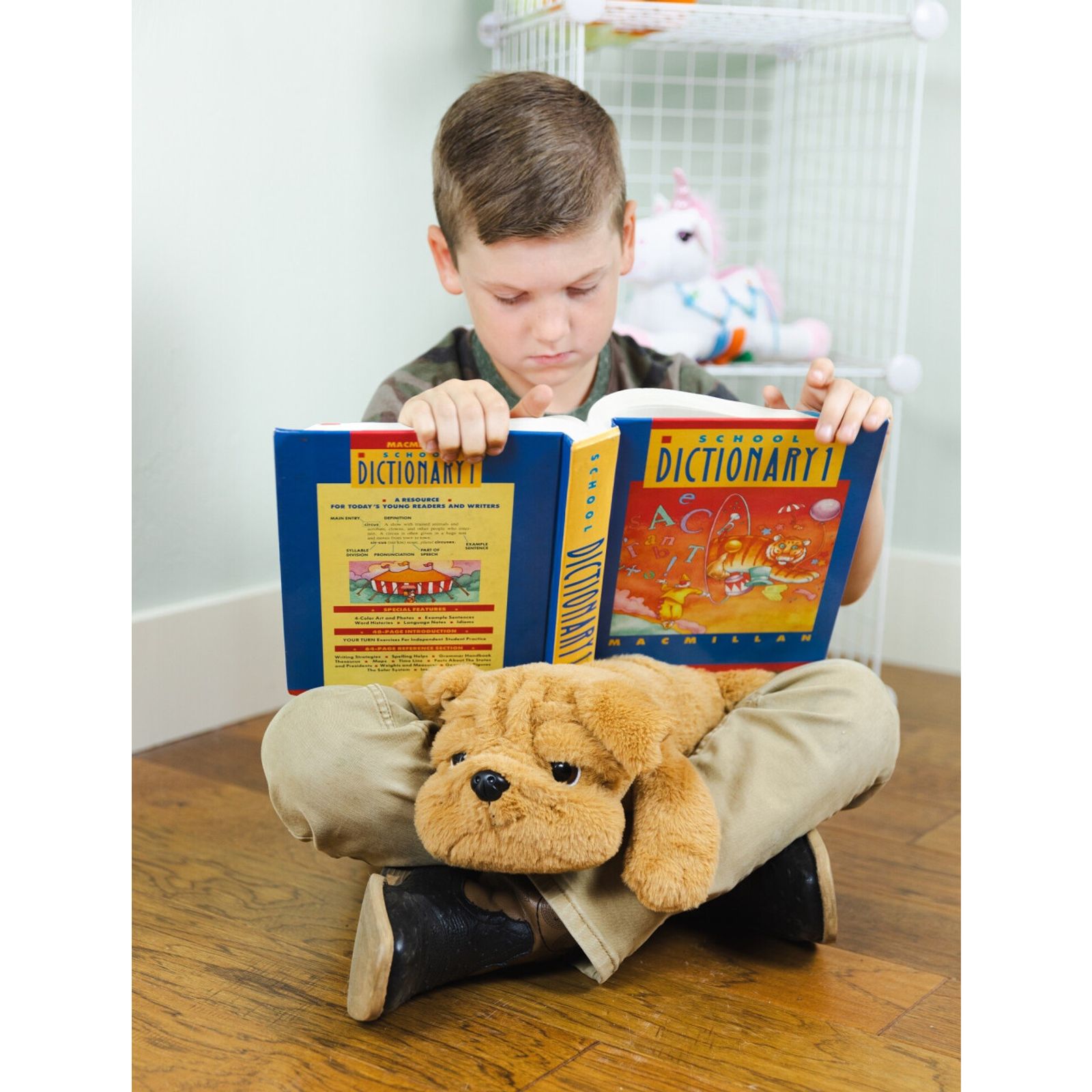 Bouncyband® Happy Hugs Weighted Plush Bulldog