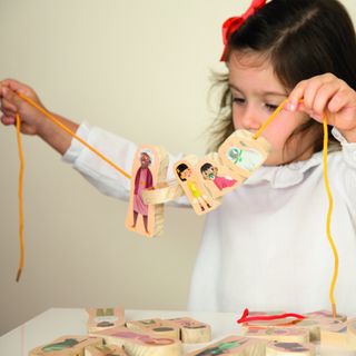 Educational Linking Families, 24 Free-Standing Characters