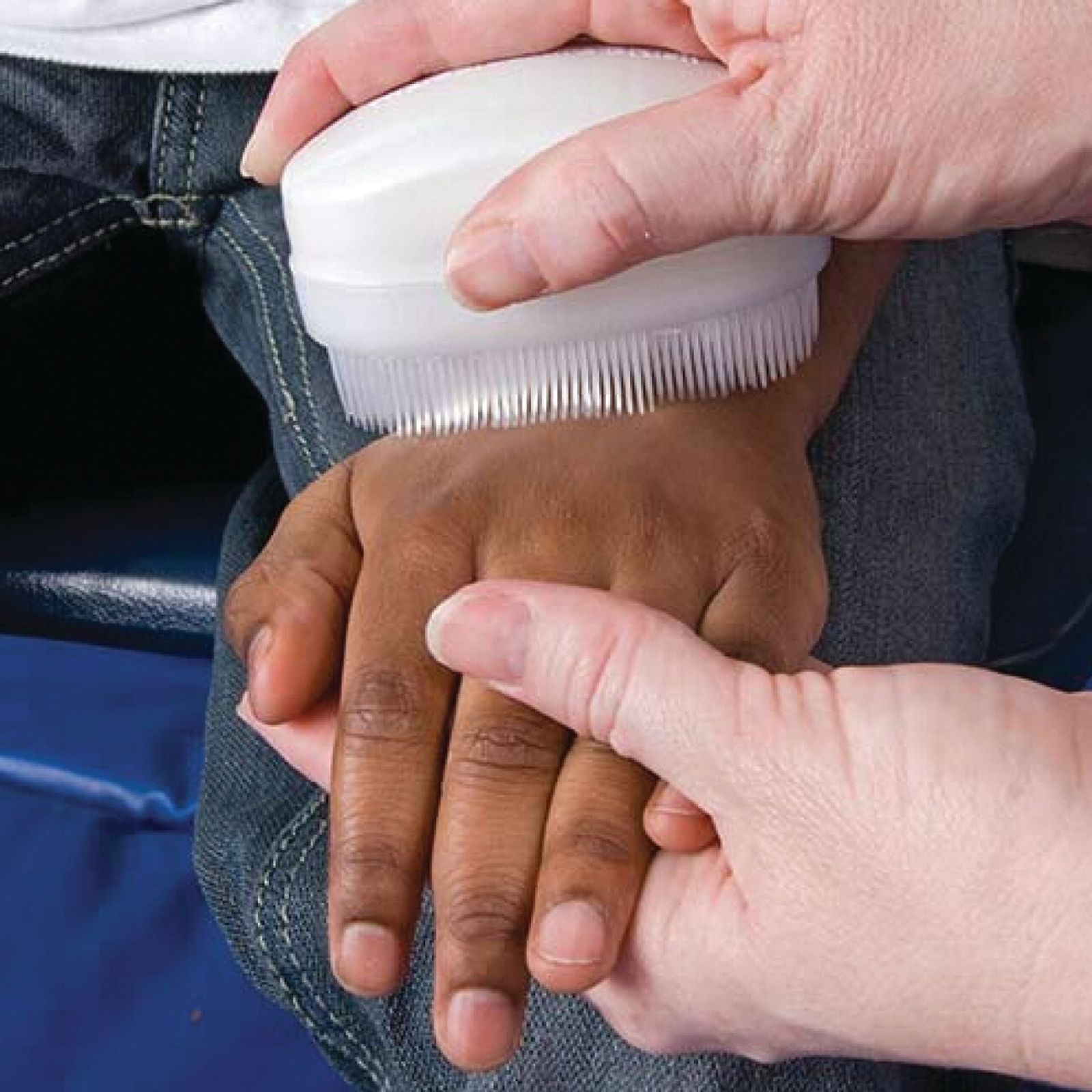 Wilbarger Brush. Soft, Plastic Surgical Brush for Pressure Therapy