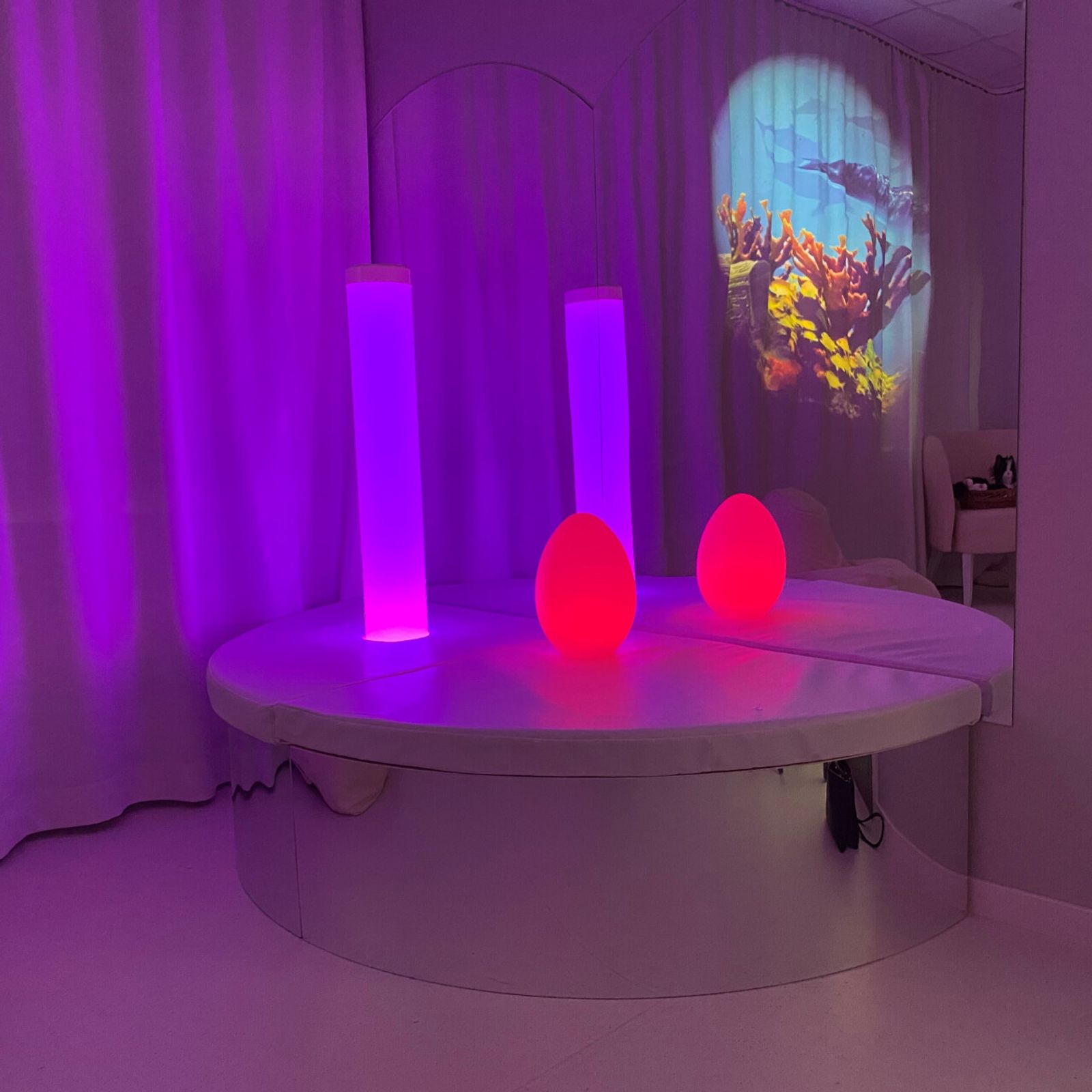 Okrossbar akrylplastspegel