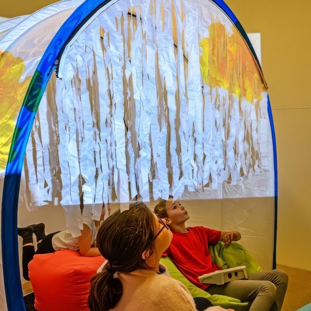 Mörklagd Tunnel flourecerande