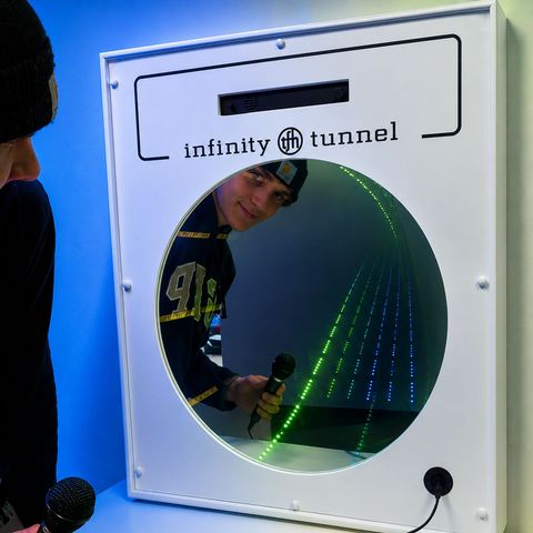 Interactive Infinity Tunnel Panel