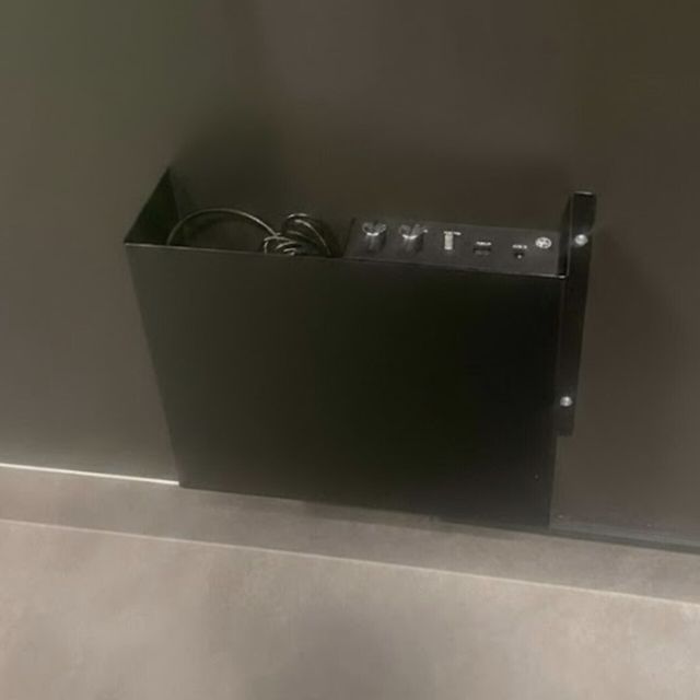 Väggfäste till förstärkare - Vit